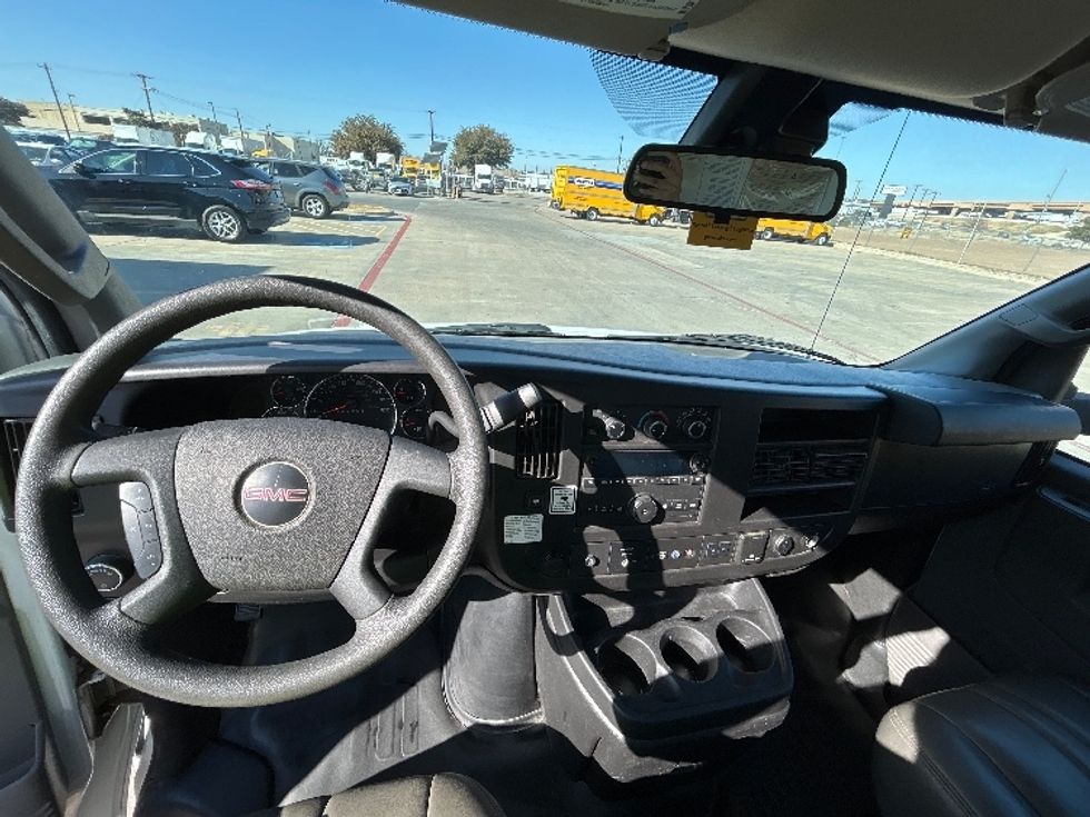 Light Duty Box Truck-Light and Medium Duty Trucks-GMC-2021-Savana G33903-Fort Worth-TX-121,294\n\t\tmiles-$ 27,500 - Image 18