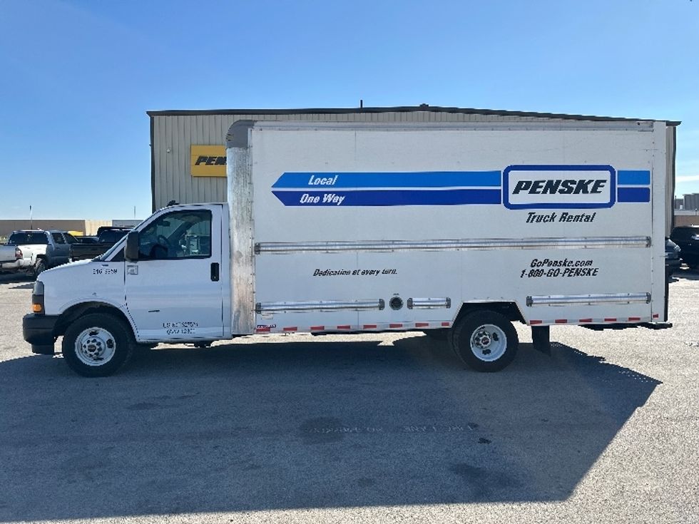 Light Duty Box Truck-Light and Medium Duty Trucks-GMC-2021-Savana G33903-Fort Worth-TX-121,558\n\t\tmiles-$ 25,750 - Image 4