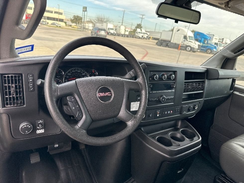 Light Duty Box Truck-Light and Medium Duty Trucks-GMC-2021-Savana G33903-Fort Worth-TX-87,320\n\t\tmiles-$ 30,750 - Image 17