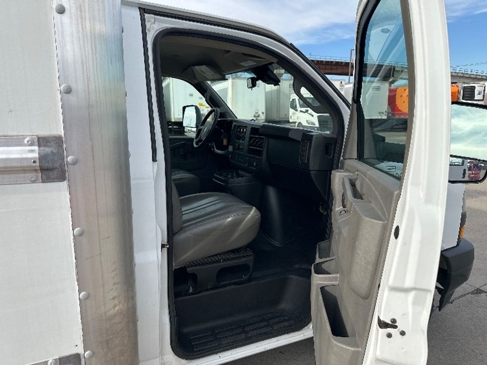 Light Duty Box Truck-Light and Medium Duty Trucks-GMC-2021-Savana G33903-Fort Worth-TX-87,320\n\t\tmiles-$ 30,750 - Image 20