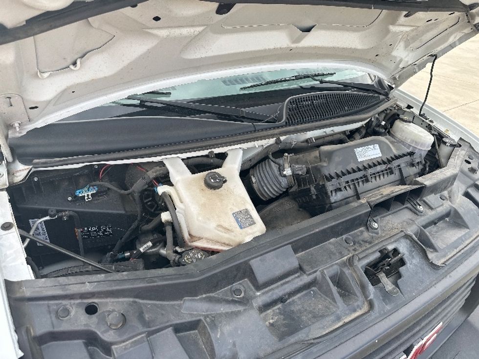 Light Duty Box Truck-Light and Medium Duty Trucks-GMC-2021-Savana G33903-Fort Worth-TX-87,320\n\t\tmiles-$ 30,750 - Image 23