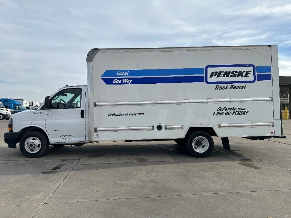 Light Duty Box Truck-Light and Medium Duty Trucks-GMC-2021-Savana G33903-Fort Worth-TX-87,320\n\t\tmiles-$ 30,750 - Image 4