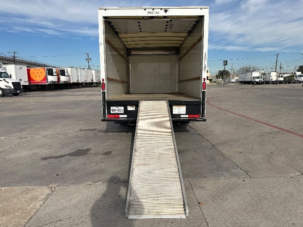 Light Duty Box Truck-Light and Medium Duty Trucks-GMC-2021-Savana G33903-Fort Worth-TX-87,320\n\t\tmiles-$ 30,750 - Image 9