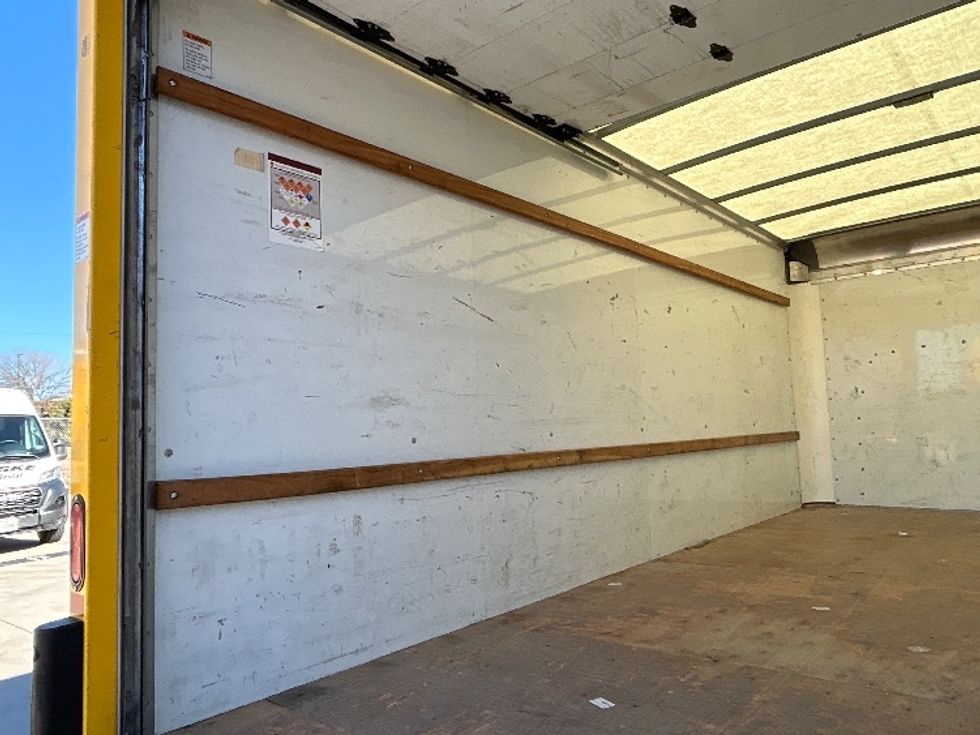 Light Duty Box Truck-Light and Medium Duty Trucks-GMC-2021-Savana G33903-Fort Worth-TX-88,727\n\t\tmiles-$ 27,750 - Image 11