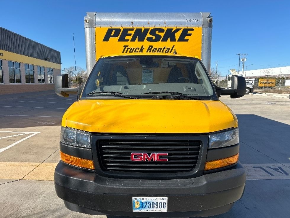 Light Duty Box Truck-Light and Medium Duty Trucks-GMC-2021-Savana G33903-Fort Worth-TX-88,727\n\t\tmiles-$ 27,750 - Image 2