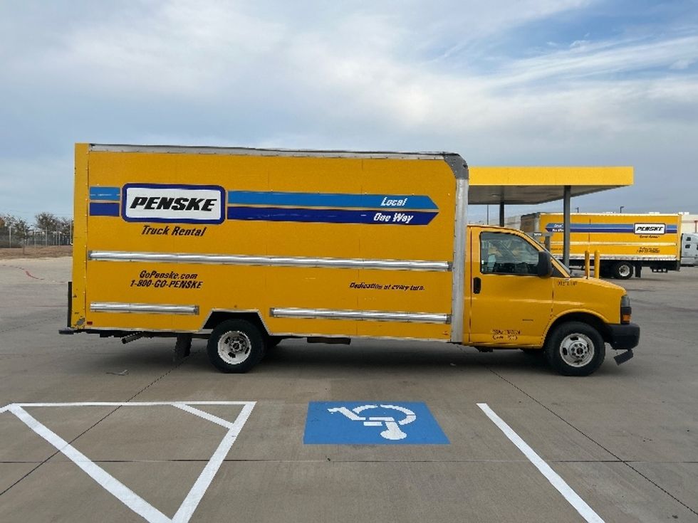 Light Duty Box Truck-Light and Medium Duty Trucks-GMC-2021-Savana G33903-Fort Worth-TX-90,464\n\t\tmiles-$ 27,500 - Image 15
