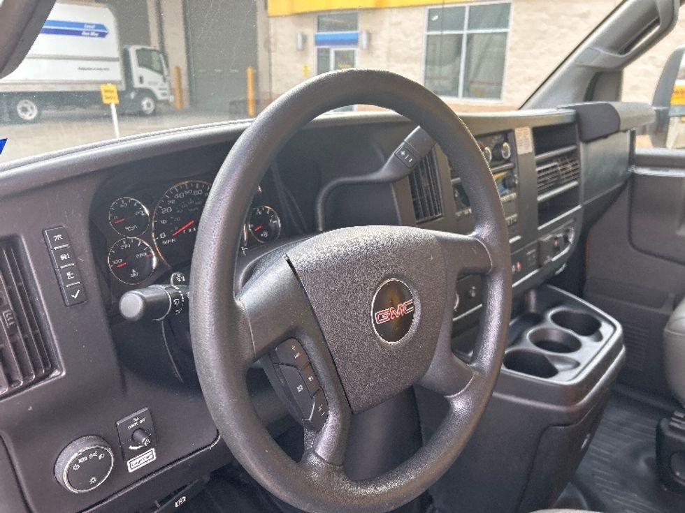 Light Duty Box Truck-Light and Medium Duty Trucks-GMC-2021-Savana G33903-Fort Worth-TX-90,464\n\t\tmiles-$ 27,500 - Image 17