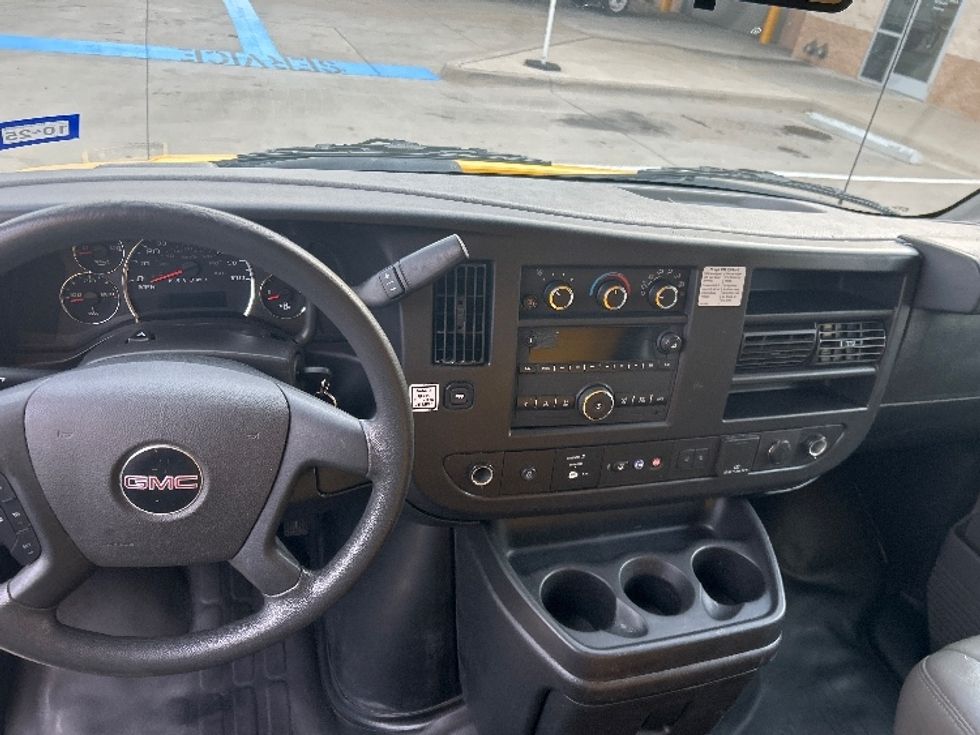 Light Duty Box Truck-Light and Medium Duty Trucks-GMC-2021-Savana G33903-Fort Worth-TX-90,464\n\t\tmiles-$ 27,500 - Image 18