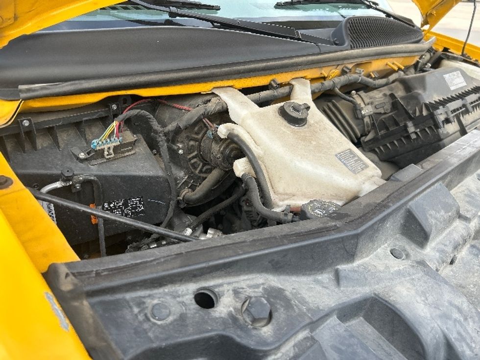 Light Duty Box Truck-Light and Medium Duty Trucks-GMC-2021-Savana G33903-Fort Worth-TX-90,464\n\t\tmiles-$ 27,500 - Image 23