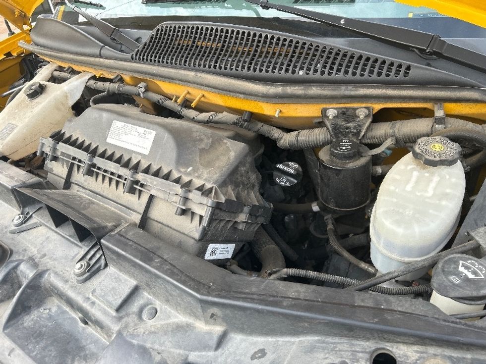 Light Duty Box Truck-Light and Medium Duty Trucks-GMC-2021-Savana G33903-Fort Worth-TX-90,464\n\t\tmiles-$ 27,500 - Image 24