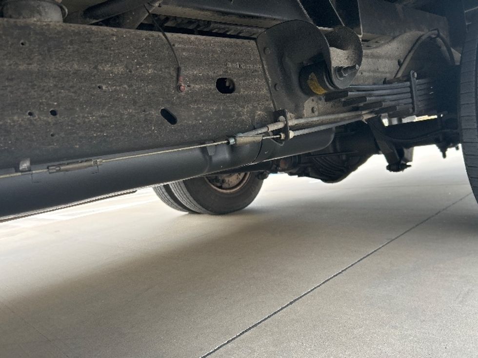 Light Duty Box Truck-Light and Medium Duty Trucks-GMC-2021-Savana G33903-Fort Worth-TX-90,464\n\t\tmiles-$ 27,500 - Image 5