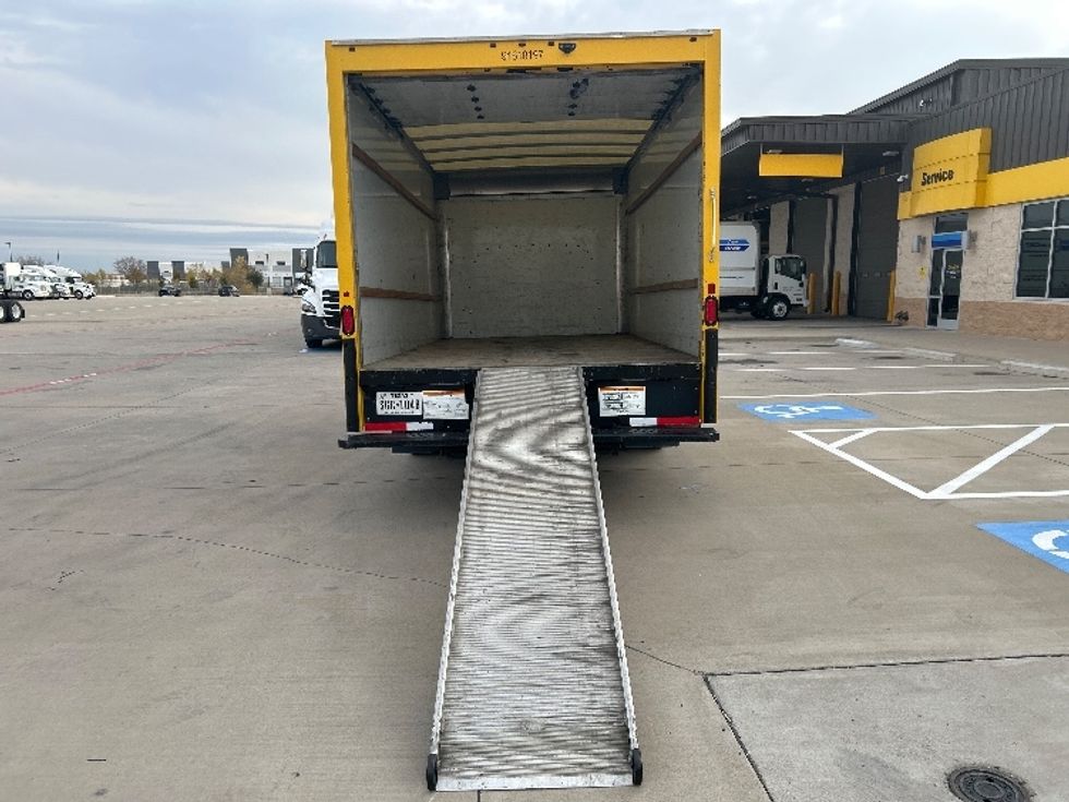 Light Duty Box Truck-Light and Medium Duty Trucks-GMC-2021-Savana G33903-Fort Worth-TX-90,464\n\t\tmiles-$ 27,500 - Image 9