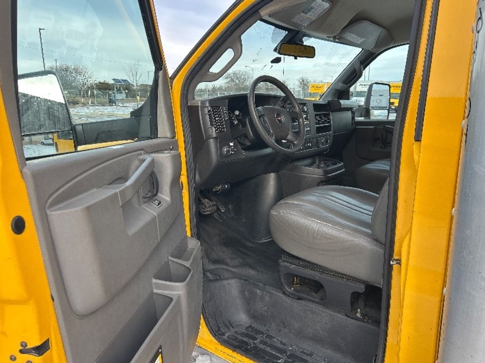 Light Duty Box Truck-Light and Medium Duty Trucks-GMC-2021-Savana G33903-Fort Worth-TX-92,908\n\t\tmiles-$ 27,250 - Image 16