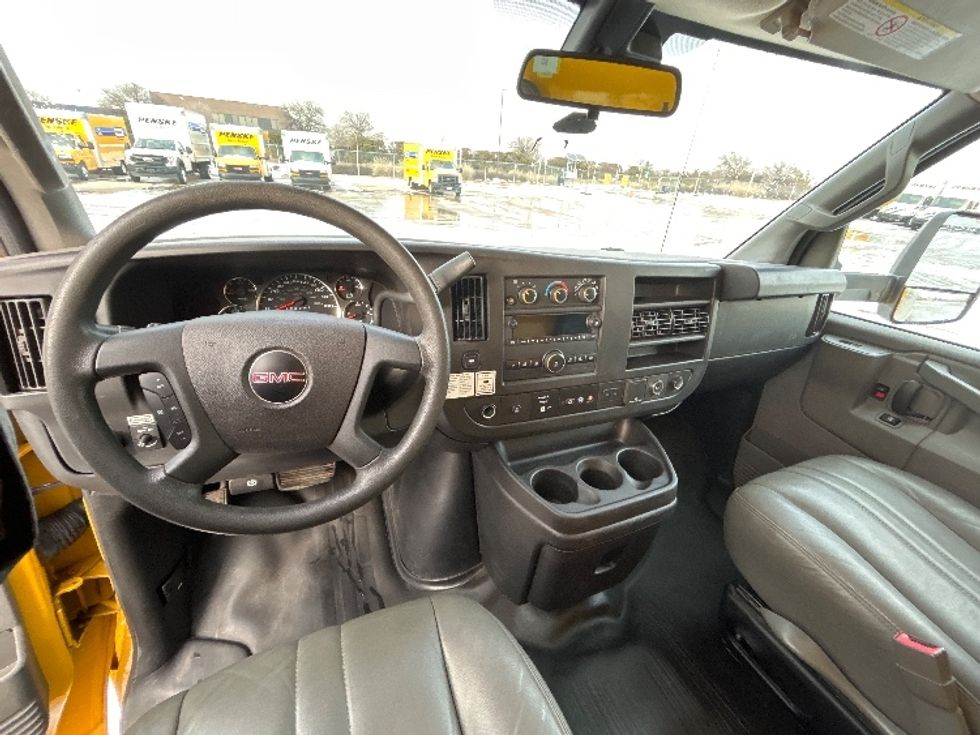 Light Duty Box Truck-Light and Medium Duty Trucks-GMC-2021-Savana G33903-Fort Worth-TX-92,908\n\t\tmiles-$ 27,250 - Image 18