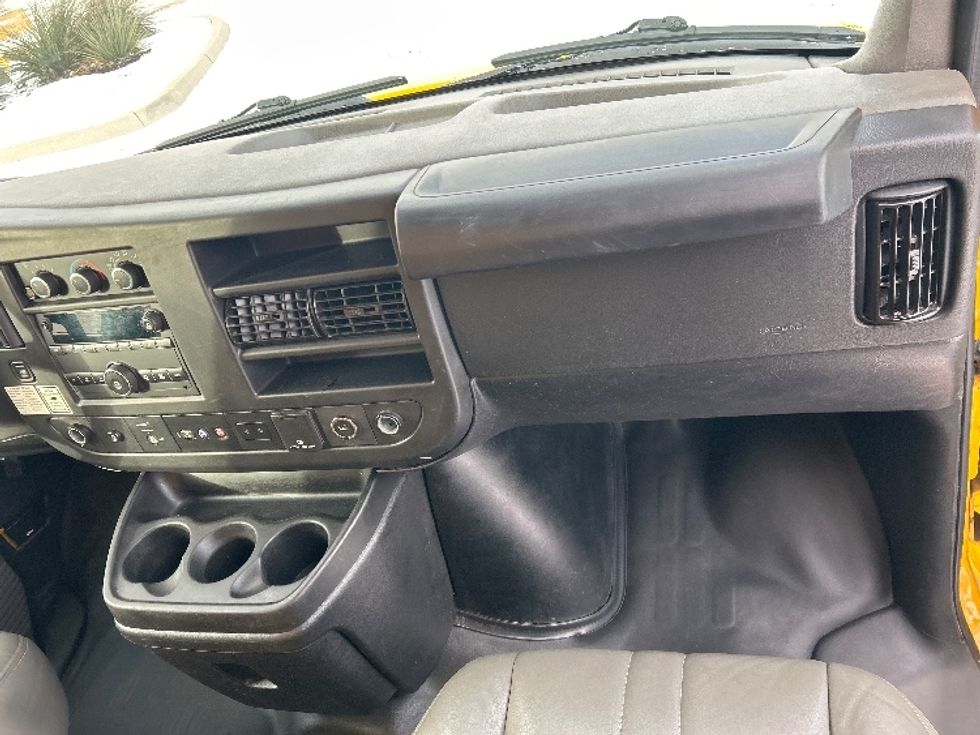 Light Duty Box Truck-Light and Medium Duty Trucks-GMC-2021-Savana G33903-Fort Worth-TX-92,908\n\t\tmiles-$ 27,250 - Image 21