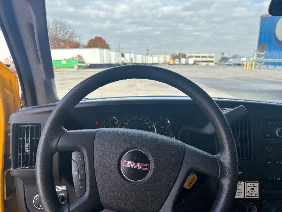 Light Duty Box Truck-Light and Medium Duty Trucks-GMC-2021-Savana G33903-Fort Worth-TX-96,972\n\t\tmiles-$ 26,750 - Image 18