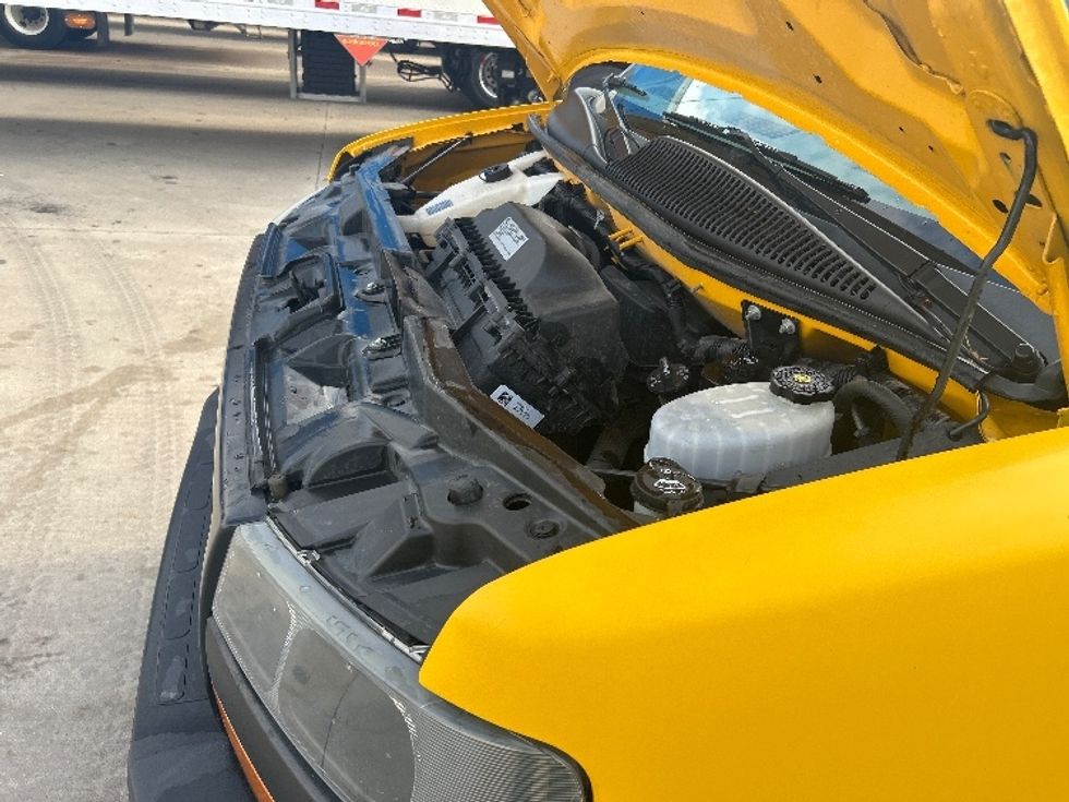 Light Duty Box Truck-Light and Medium Duty Trucks-GMC-2021-Savana G33903-Fort Worth-TX-96,972\n\t\tmiles-$ 26,750 - Image 24