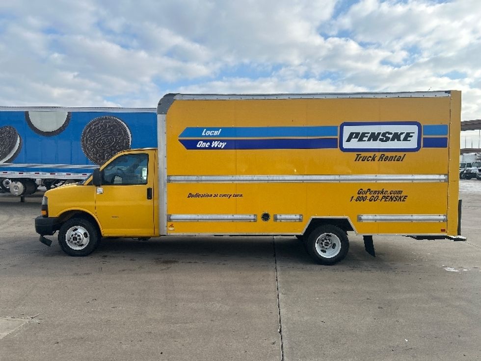 Light Duty Box Truck-Light and Medium Duty Trucks-GMC-2021-Savana G33903-Fort Worth-TX-96,972\n\t\tmiles-$ 26,750 - Image 4