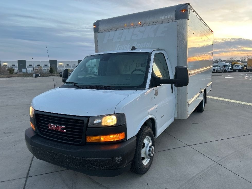 Light Duty Box Truck-Light and Medium Duty Trucks-GMC-2021-Savana G33903-Fort Worth-TX-99,401\n\t\tmiles-$ 29,500 - Image 1