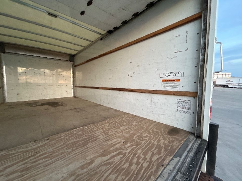 Light Duty Box Truck-Light and Medium Duty Trucks-GMC-2021-Savana G33903-Fort Worth-TX-99,401\n\t\tmiles-$ 29,500 - Image 12