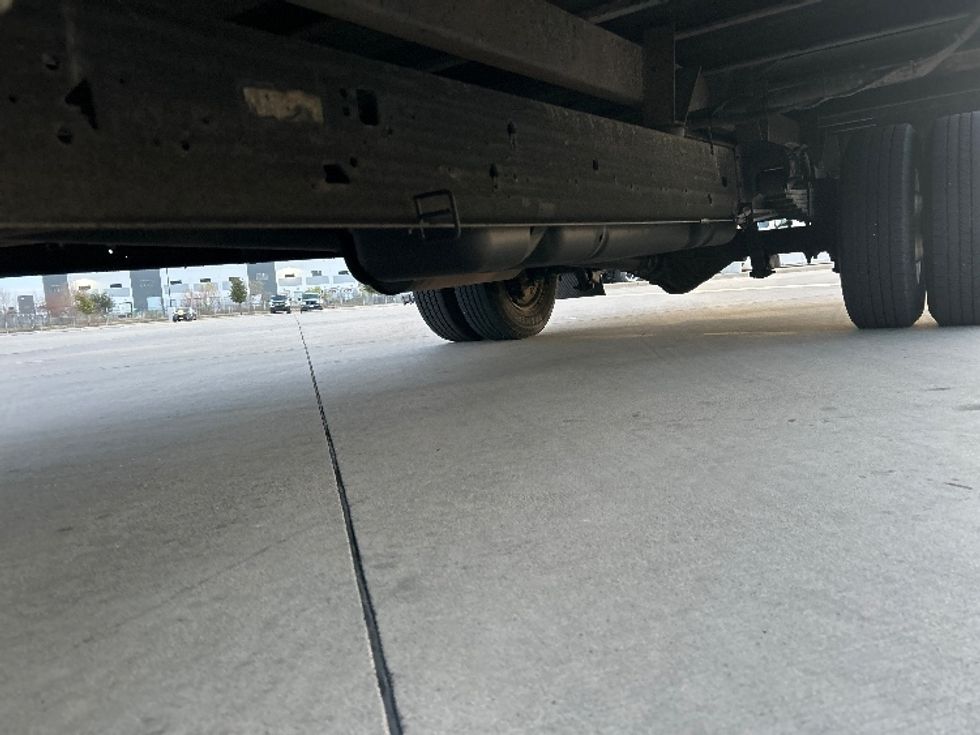 Light Duty Box Truck-Light and Medium Duty Trucks-GMC-2021-Savana G33903-Fort Worth-TX-99,401\n\t\tmiles-$ 29,500 - Image 14