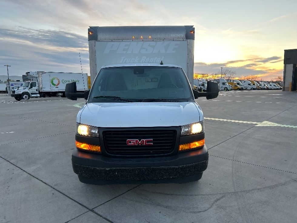 Light Duty Box Truck-Light and Medium Duty Trucks-GMC-2021-Savana G33903-Fort Worth-TX-99,401\n\t\tmiles-$ 29,500 - Image 2
