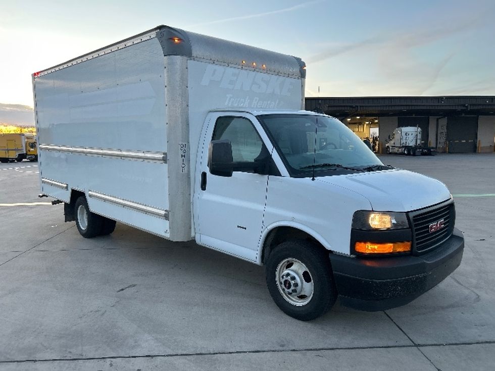 Light Duty Box Truck-Light and Medium Duty Trucks-GMC-2021-Savana G33903-Fort Worth-TX-99,401\n\t\tmiles-$ 29,500 - Image 3