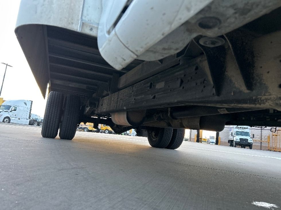 Light Duty Box Truck-Light and Medium Duty Trucks-GMC-2021-Savana G33903-Fort Worth-TX-99,401\n\t\tmiles-$ 29,500 - Image 5