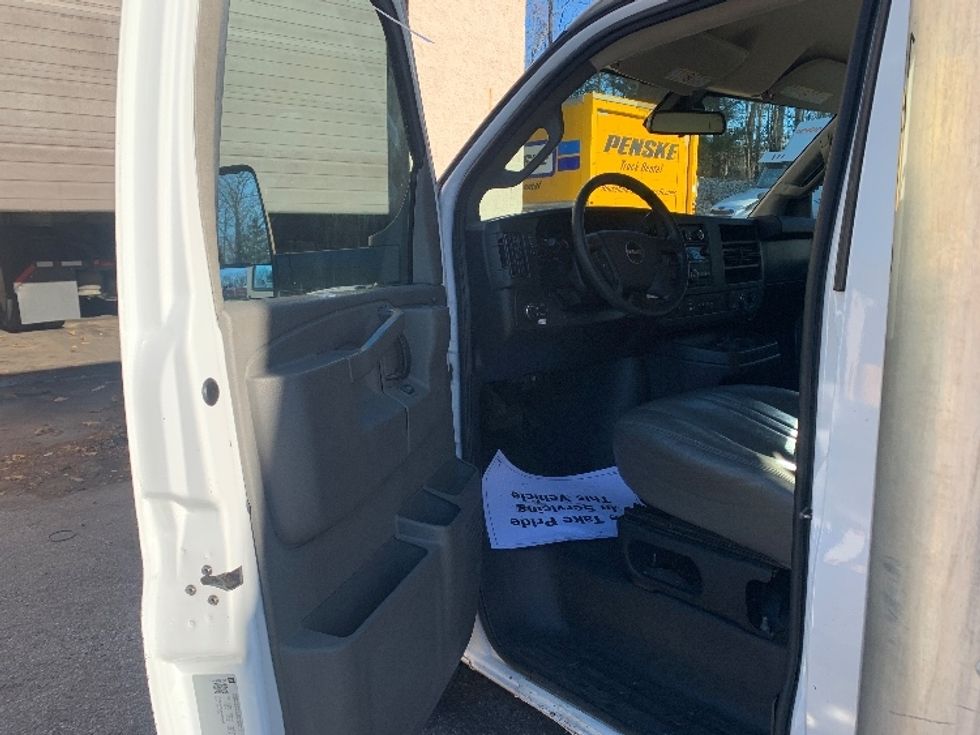 Light Duty Box Truck-Light and Medium Duty Trucks-GMC-2021-Savana G33903-Franklin-MA-92,243\n\t\tmiles-$ 28,500 - Image 16