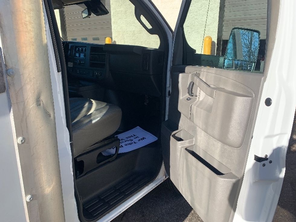 Light Duty Box Truck-Light and Medium Duty Trucks-GMC-2021-Savana G33903-Franklin-MA-92,243\n\t\tmiles-$ 28,500 - Image 20