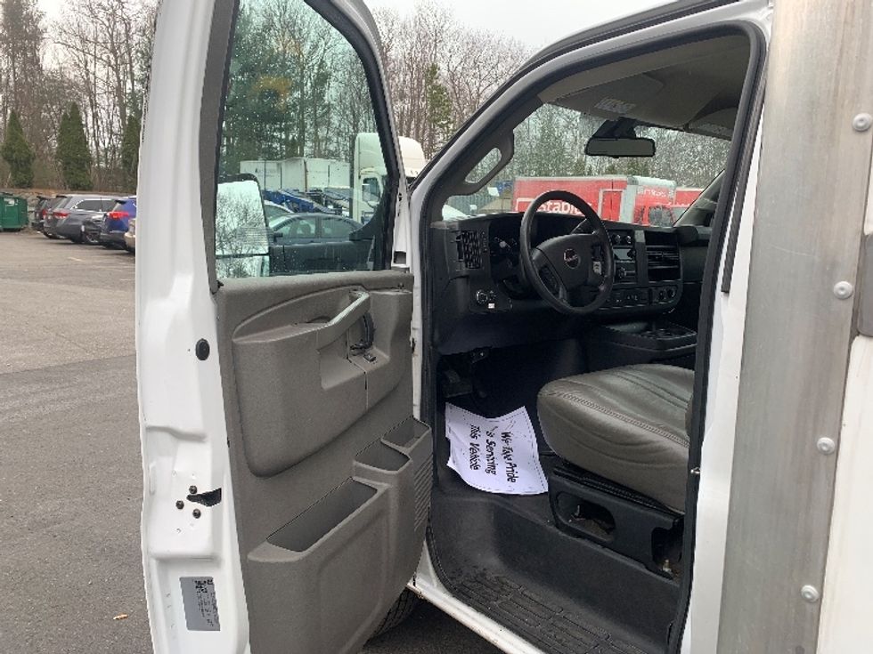 Light Duty Box Truck-Light and Medium Duty Trucks-GMC-2021-Savana G33903-Franklin-MA-96,427\n\t\tmiles-$ 28,500 - Image 16