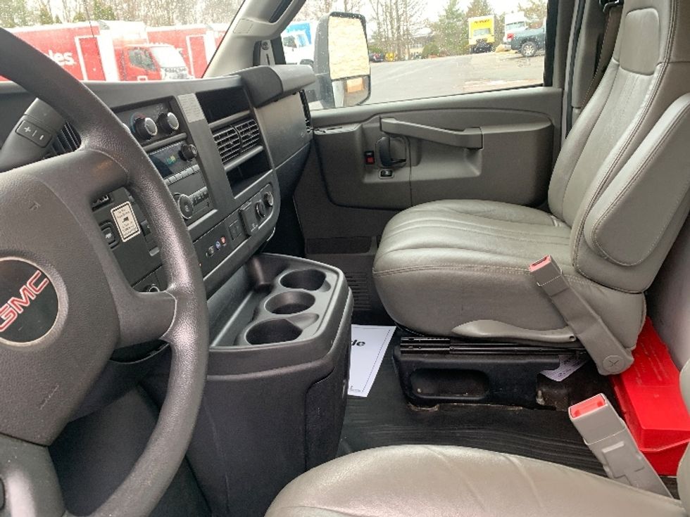 Light Duty Box Truck-Light and Medium Duty Trucks-GMC-2021-Savana G33903-Franklin-MA-96,427\n\t\tmiles-$ 28,500 - Image 19