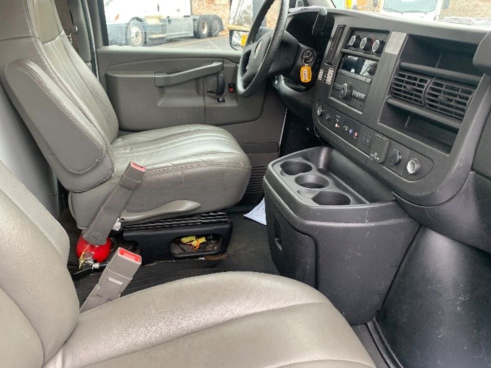 Light Duty Box Truck-Light and Medium Duty Trucks-GMC-2021-Savana G33903-Franklin-MA-96,427\n\t\tmiles-$ 28,500 - Image 22