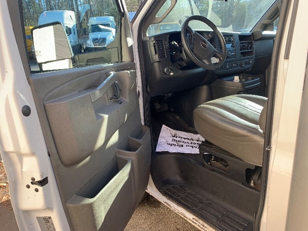 Light Duty Box Truck-Light and Medium Duty Trucks-GMC-2021-Savana G33903-Franklin-MA-98,085\n\t\tmiles-$ 28,250 - Image 16