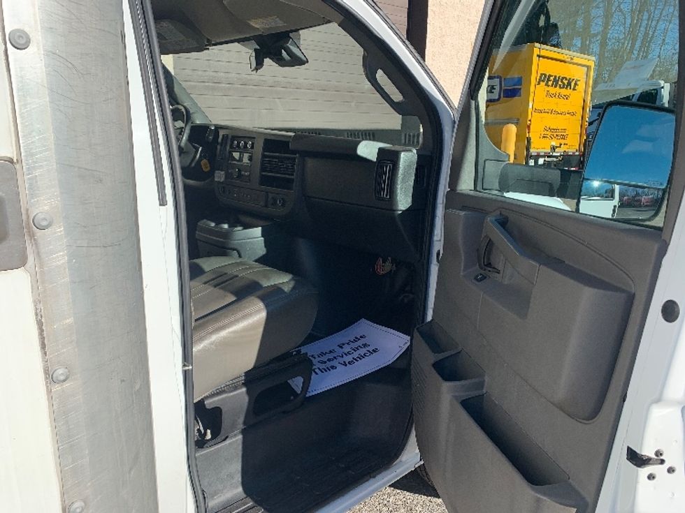 Light Duty Box Truck-Light and Medium Duty Trucks-GMC-2021-Savana G33903-Franklin-MA-98,085\n\t\tmiles-$ 28,250 - Image 20