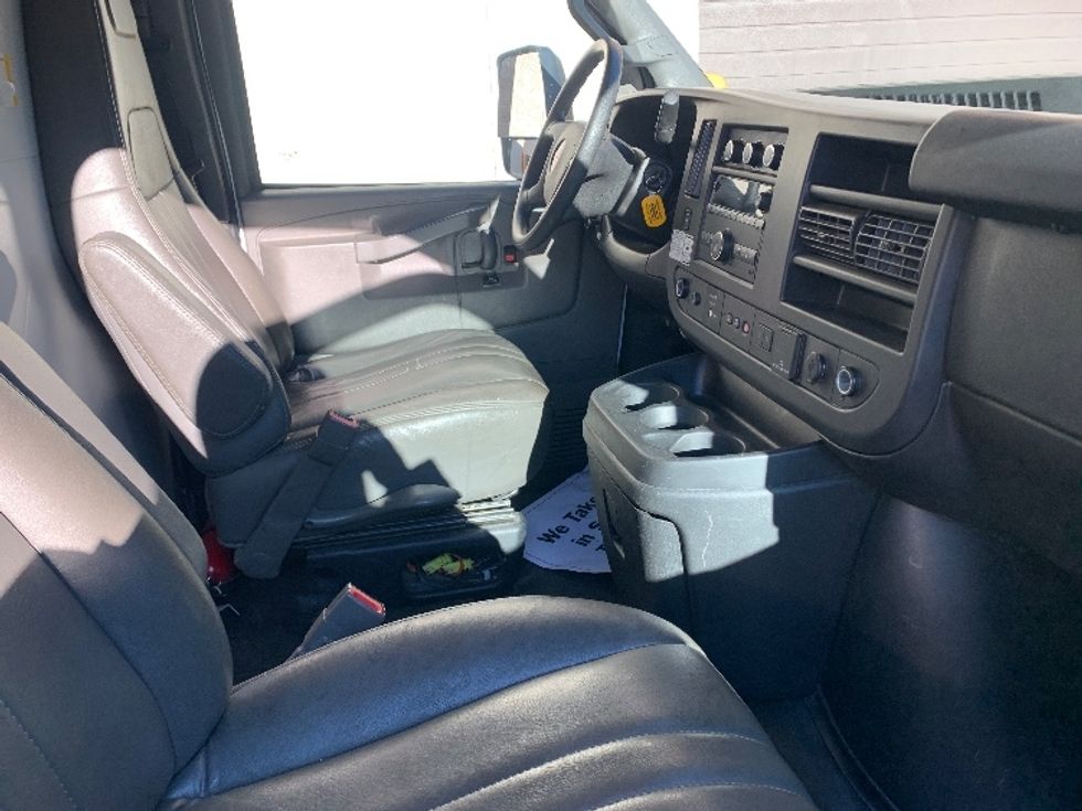 Light Duty Box Truck-Light and Medium Duty Trucks-GMC-2021-Savana G33903-Franklin-MA-98,085\n\t\tmiles-$ 28,250 - Image 22