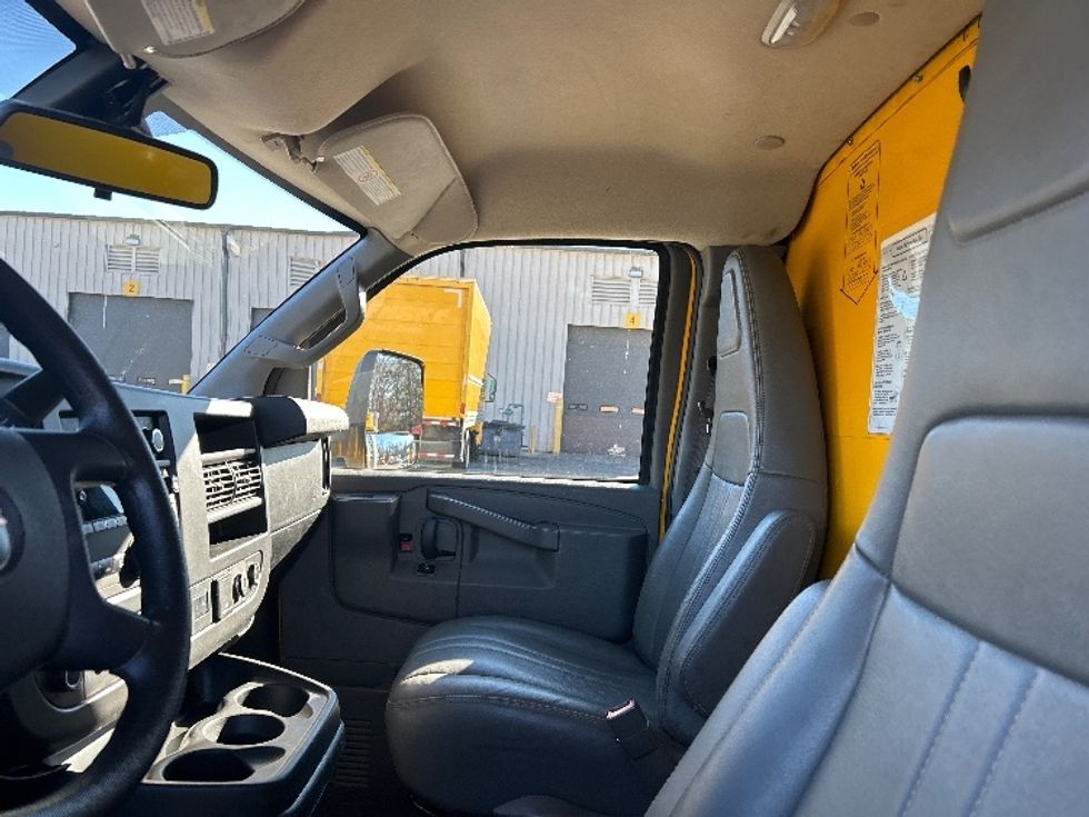 Light Duty Box Truck-Light and Medium Duty Trucks-GMC-2021-Savana G33903-Fredericksburg-VA-115,493\n\t\tmiles-$ 24,000 - Image 19