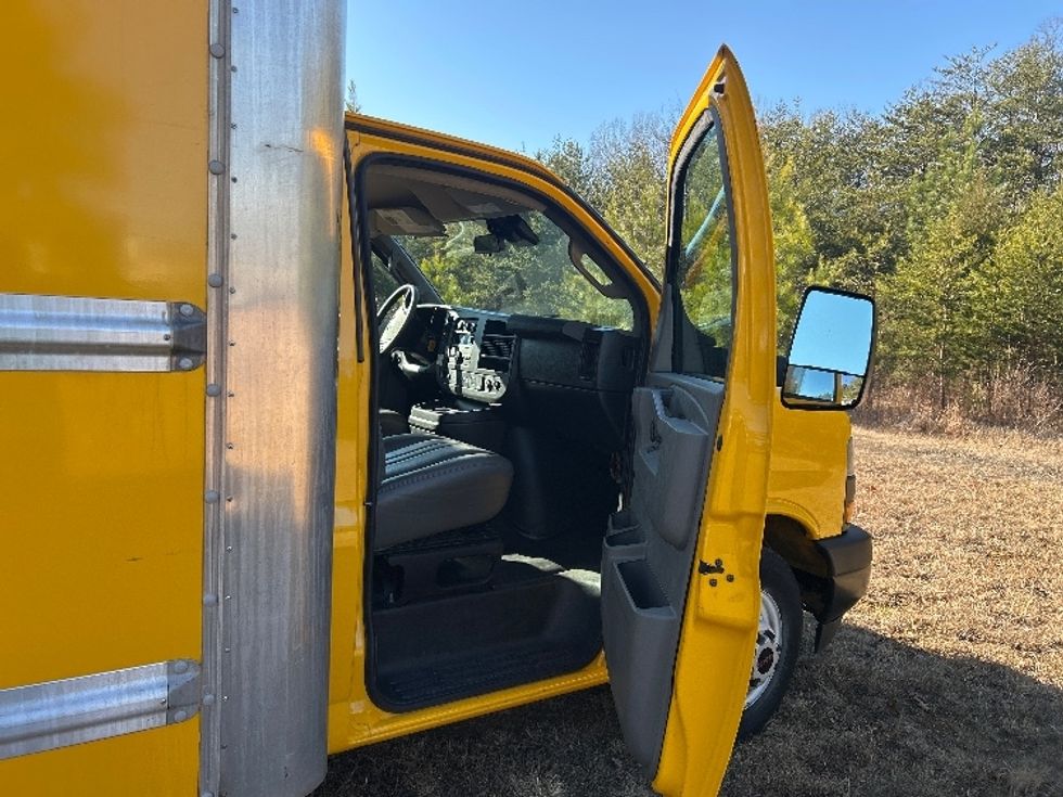 Light Duty Box Truck-Light and Medium Duty Trucks-GMC-2021-Savana G33903-Fredericksburg-VA-115,493\n\t\tmiles-$ 24,000 - Image 20