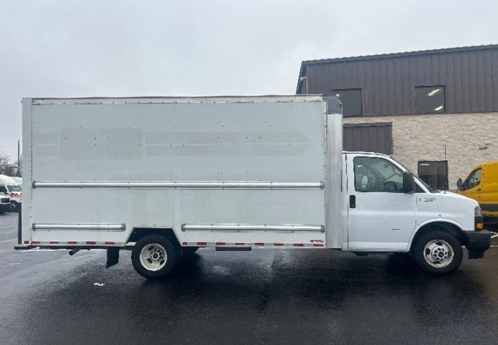 Light Duty Box Truck-Light and Medium Duty Trucks-GMC-2021-Savana G33903-Fredericksburg-VA-122,080\n\t\tmiles-$ 28,250 - Image 14