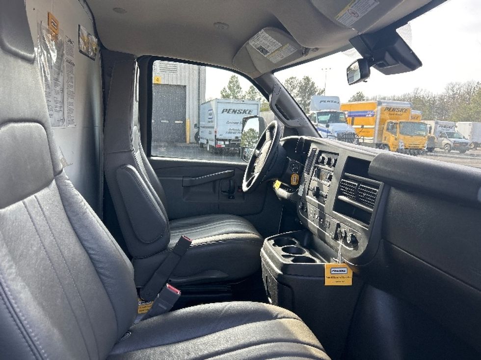 Light Duty Box Truck-Light and Medium Duty Trucks-GMC-2021-Savana G33903-Fredericksburg-VA-122,080\n\t\tmiles-$ 28,250 - Image 21