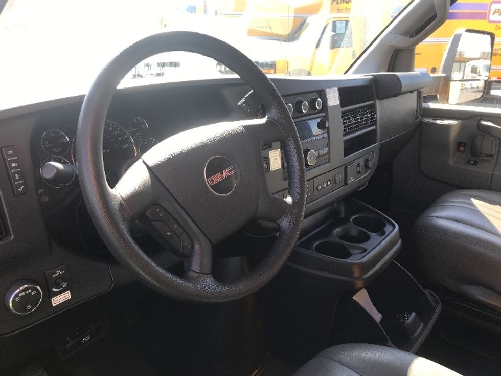 Light Duty Box Truck-Light and Medium Duty Trucks-GMC-2021-Savana G33903-Fresno-CA-103,062\n\t\tmiles-$ 26,500 - Image 16