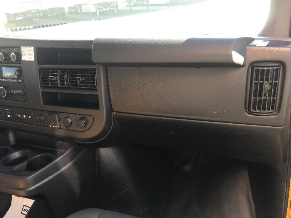 Light Duty Box Truck-Light and Medium Duty Trucks-GMC-2021-Savana G33903-Fresno-CA-103,062\n\t\tmiles-$ 26,500 - Image 20