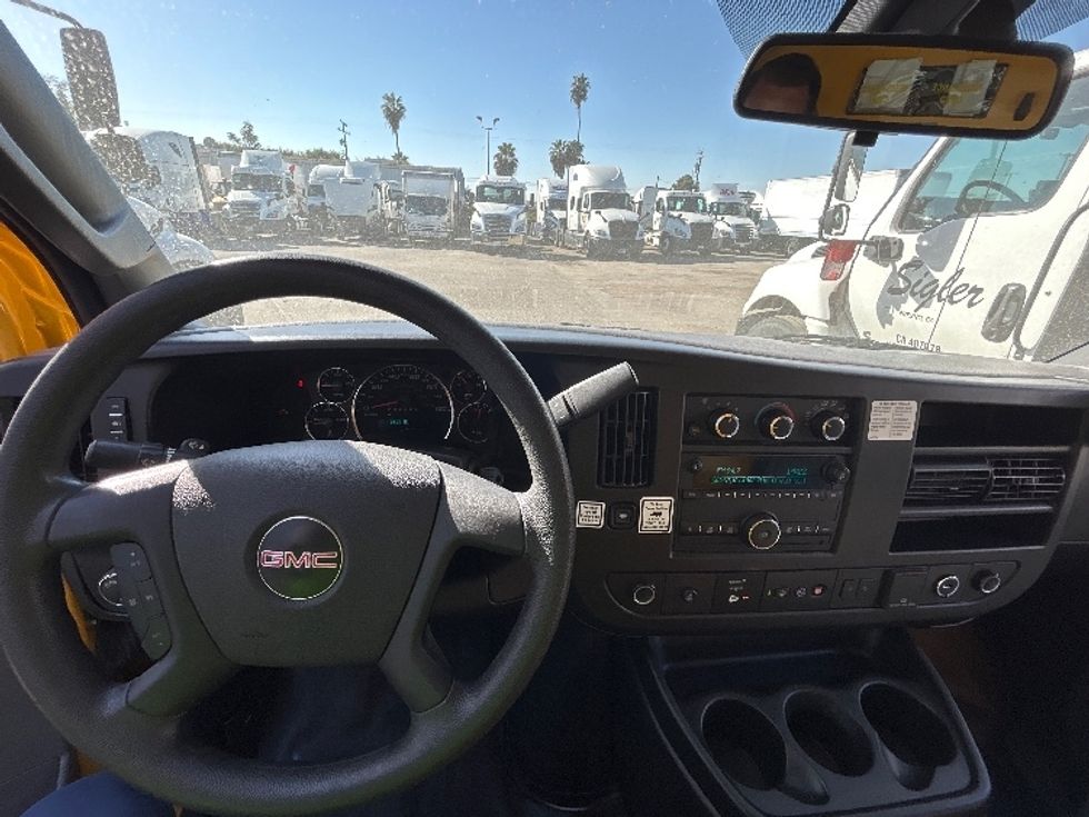 Light Duty Box Truck-Light and Medium Duty Trucks-GMC-2021-Savana G33903-Fresno-CA-103,478\n\t\tmiles-$ 26,500 - Image 17