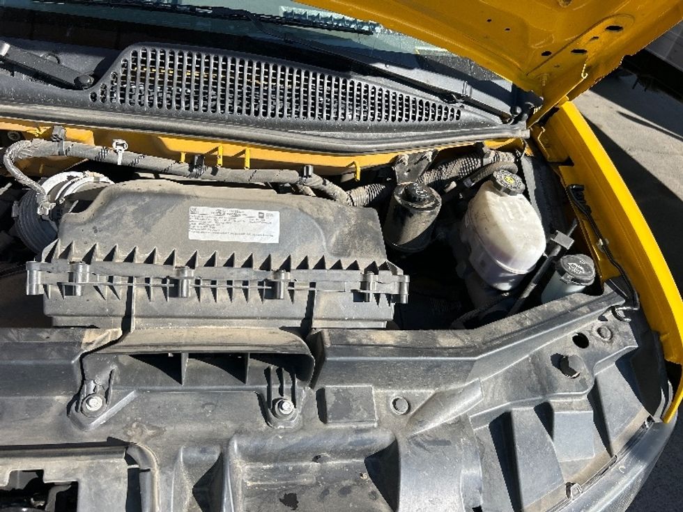 Light Duty Box Truck-Light and Medium Duty Trucks-GMC-2021-Savana G33903-Fresno-CA-103,478\n\t\tmiles-$ 26,500 - Image 23