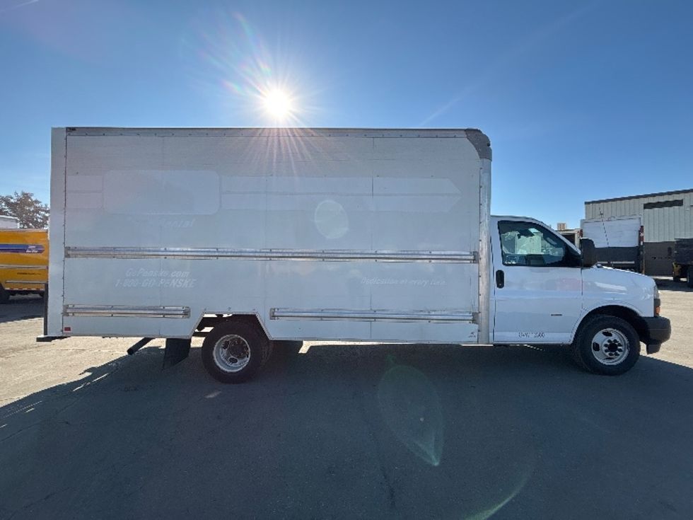 Light Duty Box Truck-Light and Medium Duty Trucks-GMC-2021-Savana G33903-Fresno-CA-113,918\n\t\tmiles-$ 29,000 - Image 13