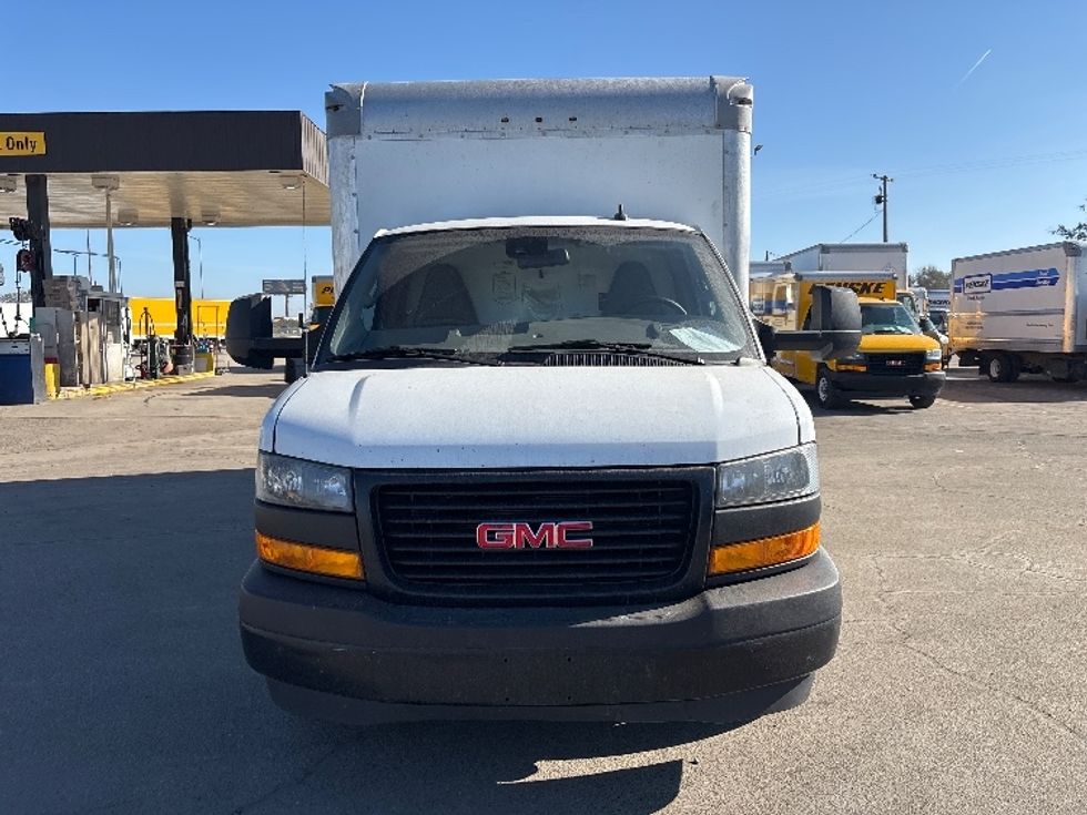Light Duty Box Truck-Light and Medium Duty Trucks-GMC-2021-Savana G33903-Fresno-CA-113,918\n\t\tmiles-$ 29,000 - Image 2