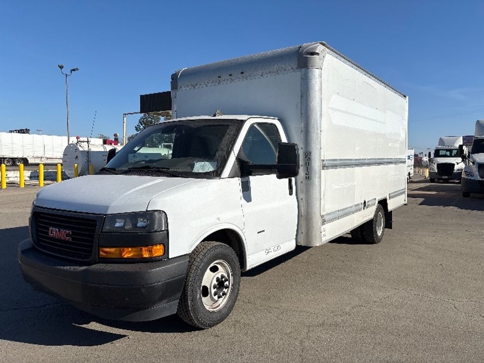 Light Duty Box Truck-Light and Medium Duty Trucks-GMC-2021-Savana G33903-Fresno-CA-113,918\n\t\tmiles-$ 29,000 - Image 3