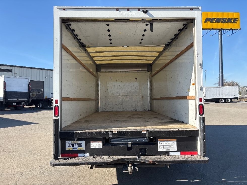 Light Duty Box Truck-Light and Medium Duty Trucks-GMC-2021-Savana G33903-Fresno-CA-113,918\n\t\tmiles-$ 29,000 - Image 8