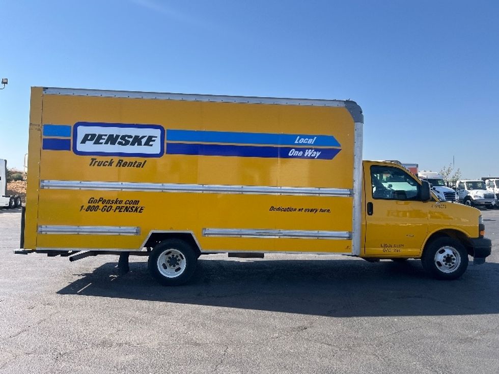 Light Duty Box Truck-Light and Medium Duty Trucks-GMC-2021-Savana G33903-Fresno-CA-62,599\n\t\tmiles-$ 30,500 - Image 12