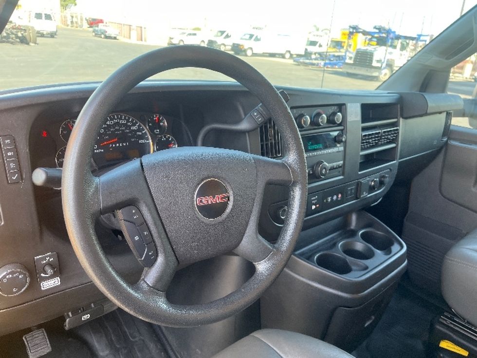Light Duty Box Truck-Light and Medium Duty Trucks-GMC-2021-Savana G33903-Fresno-CA-62,599\n\t\tmiles-$ 30,500 - Image 14